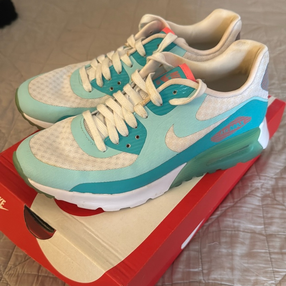 Woman’s Nike Air Max 90 Ultraa
